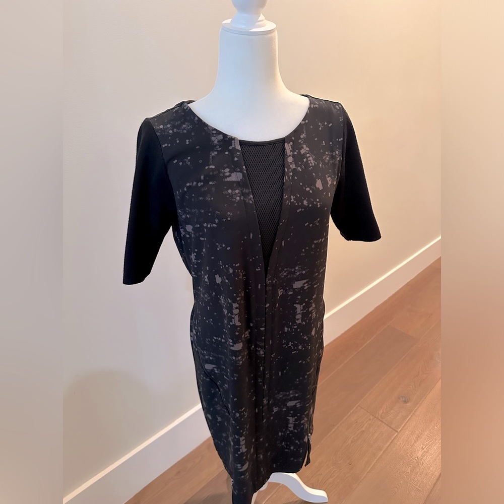 Elie Tahari knew length M